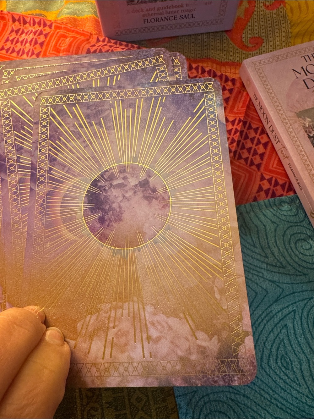 The Moon Dust Tarot by Florance Saul - Pink & Gold Deck - Picture 5 of 11